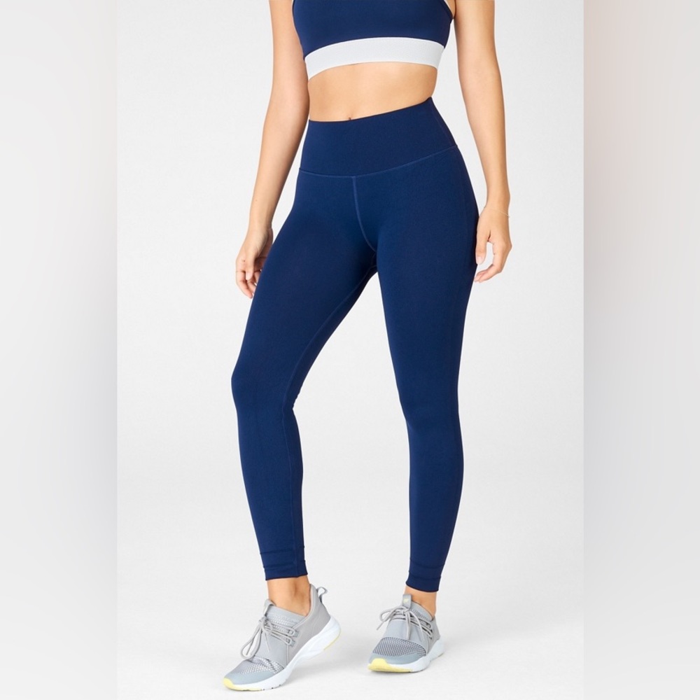 Fabletics High Waisted Sculptknit Classic Legging S / 6 NAVY
